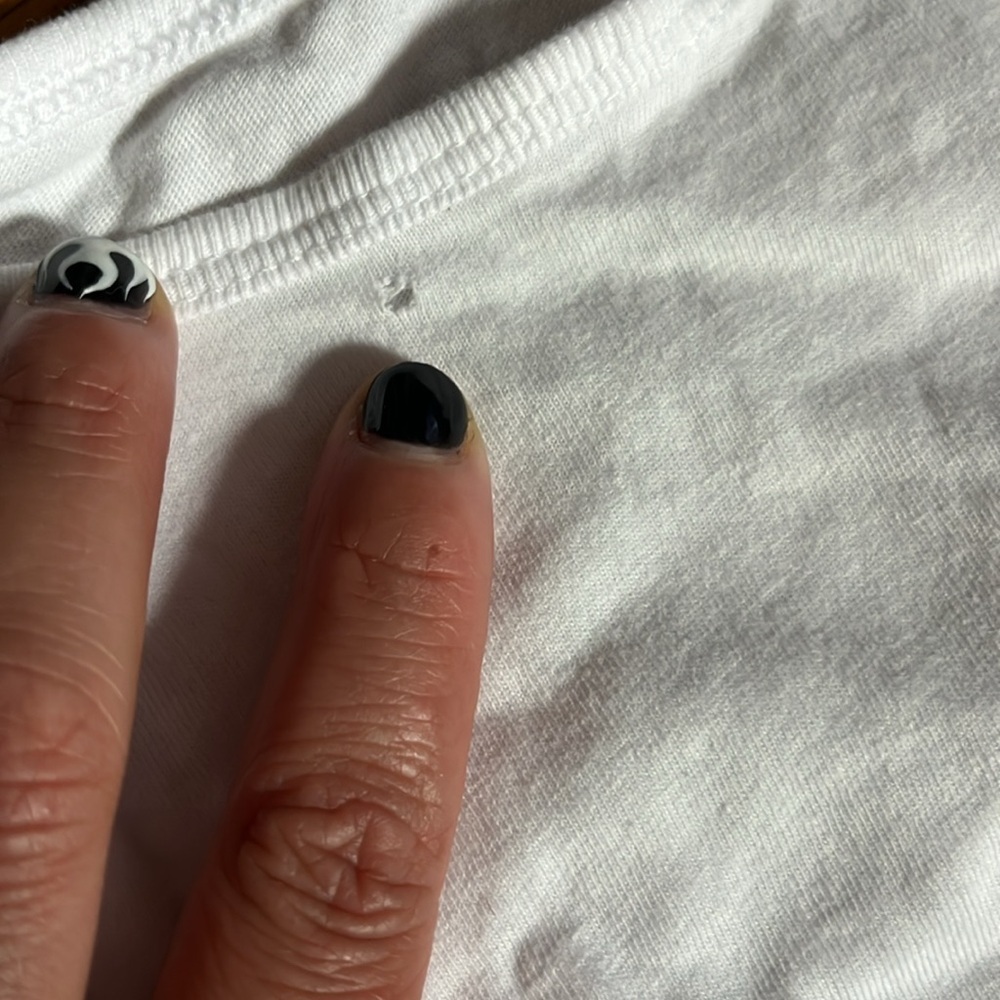 Primark white tank bundle small flaw see pics 5/6 fit is 4T. - Picture 2 of 4